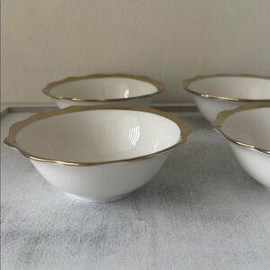 BELLA LUX 4pk White Bowls With Gold Tone Border